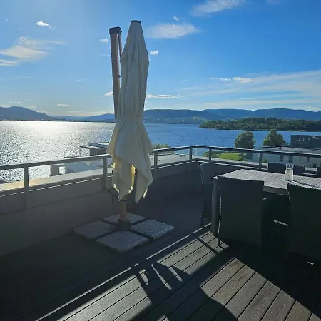 Penthouse By The And Marina, 320 M2