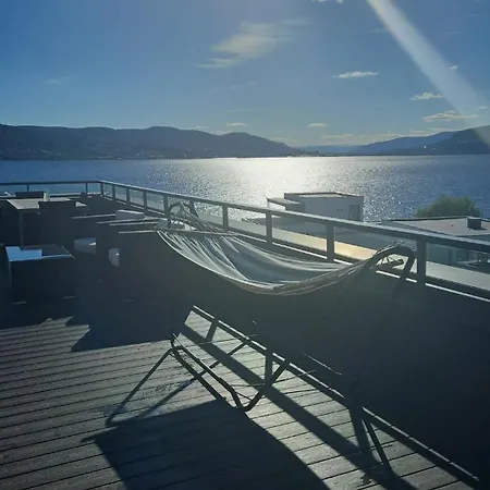 Penthouse By The And Marina, 320 M2 *